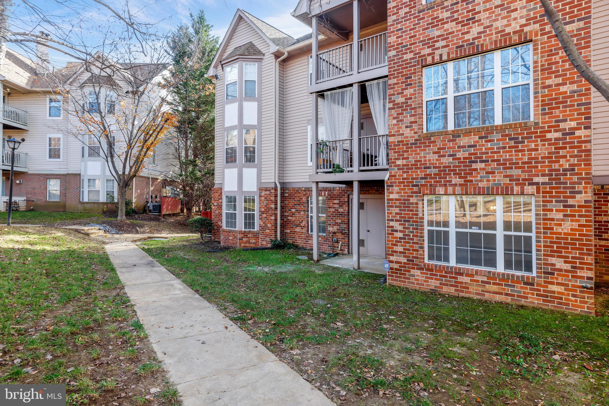 LAKE POINTE CONDOMINIUMS - Residential Lease