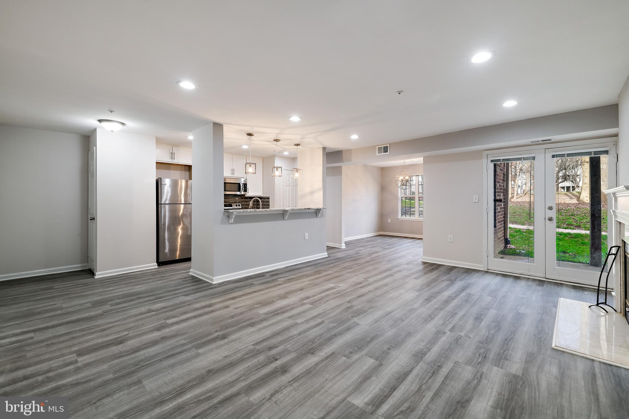 LAKE POINTE CONDOMINIUMS - Residential Lease