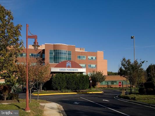 LAKE POINTE CONDOMINIUMS - Residential Lease