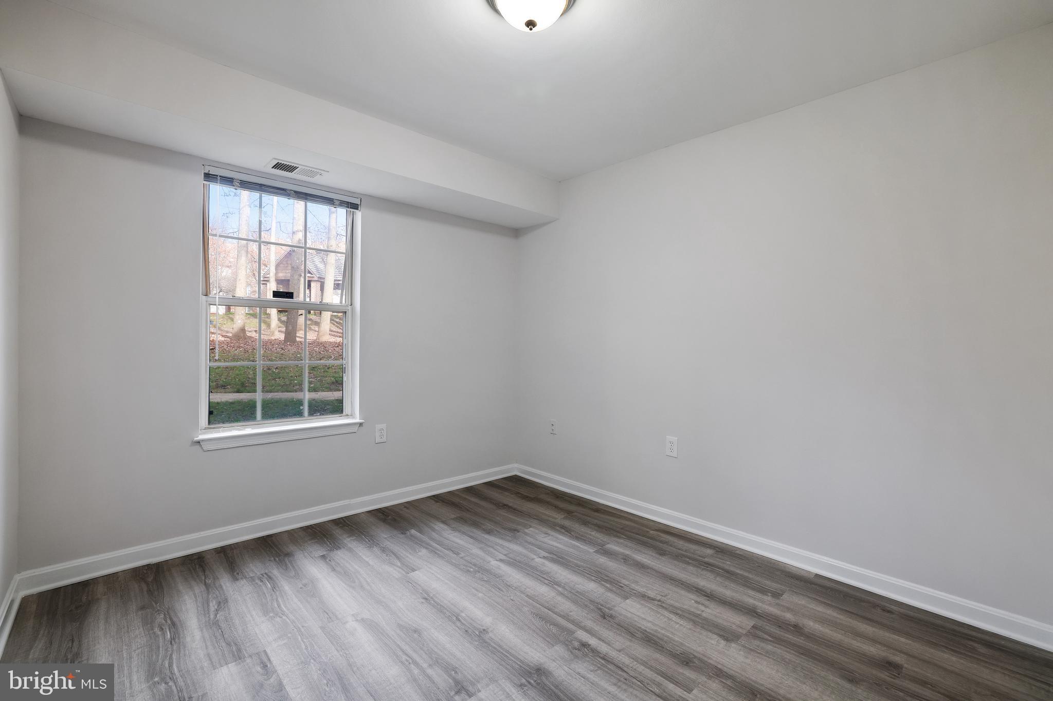 LAKE POINTE CONDOMINIUMS - Residential Lease