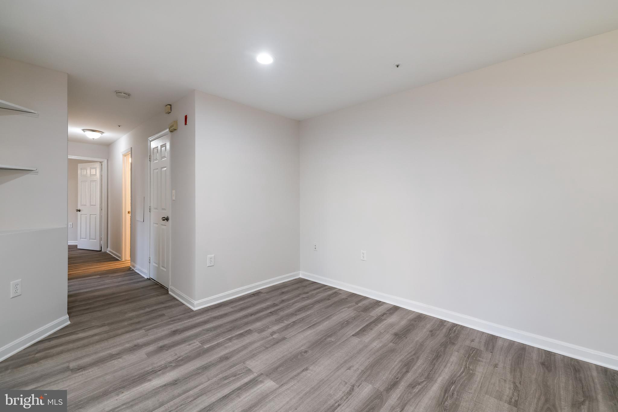 LAKE POINTE CONDOMINIUMS - Residential Lease