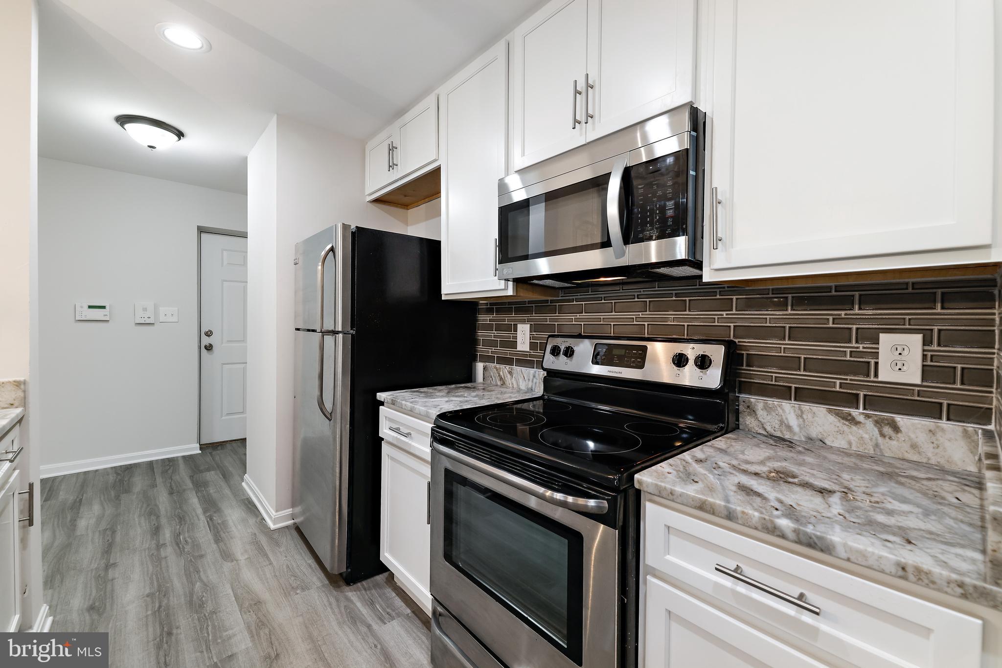 LAKE POINTE CONDOMINIUMS - Residential Lease