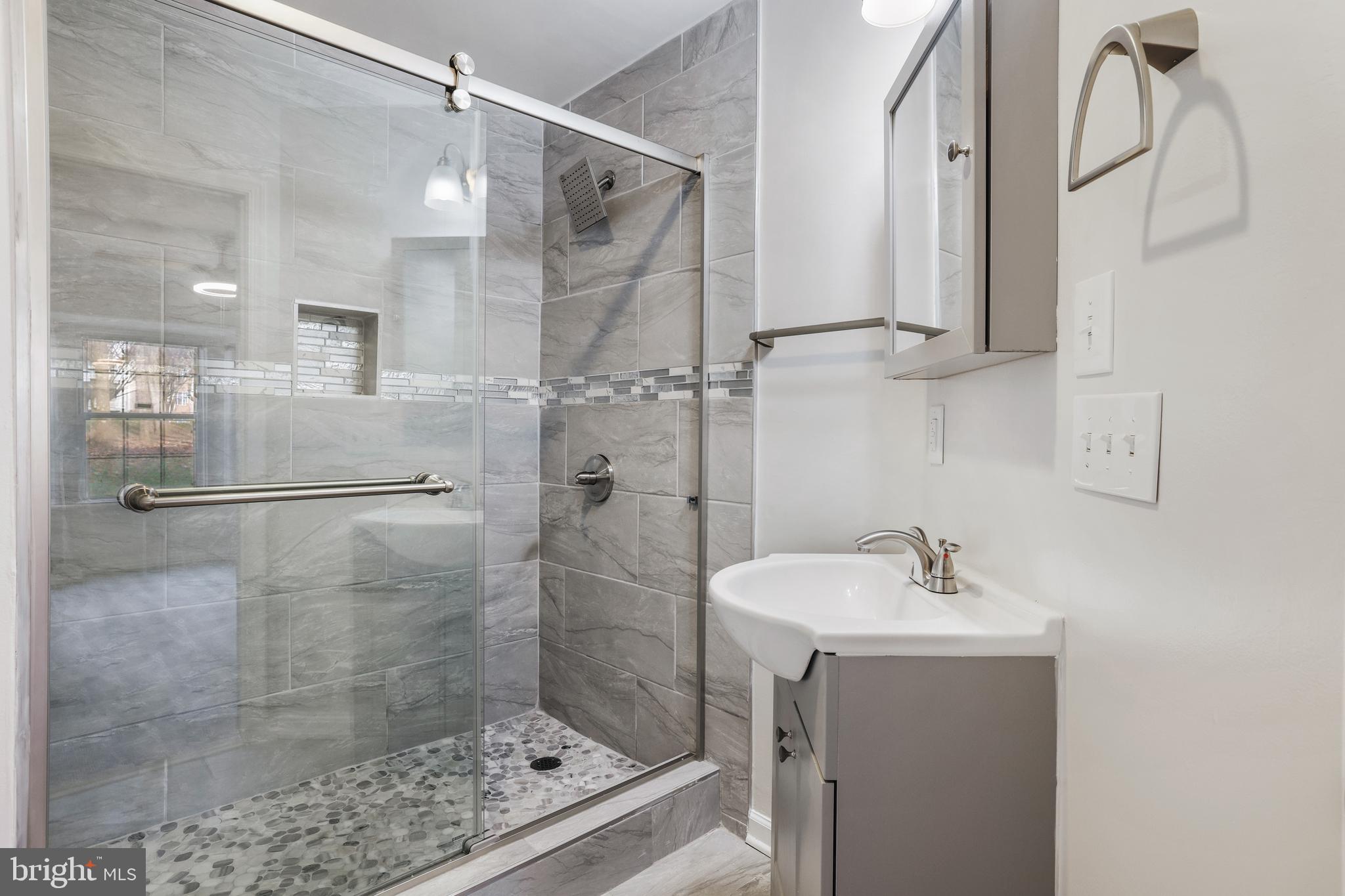 LAKE POINTE CONDOMINIUMS - Residential Lease