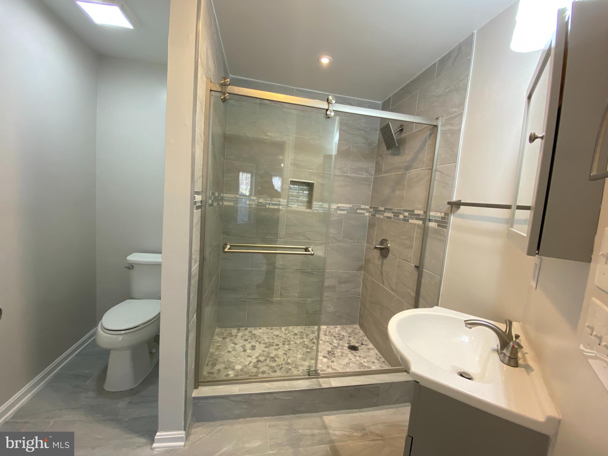 LAKE POINTE CONDOMINIUMS - Residential Lease