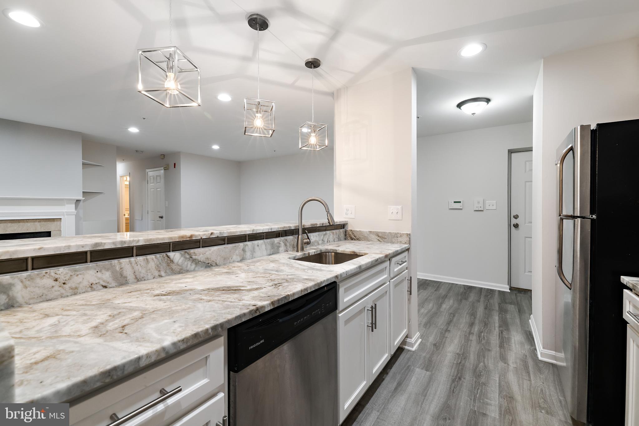 LAKE POINTE CONDOMINIUMS - Residential Lease