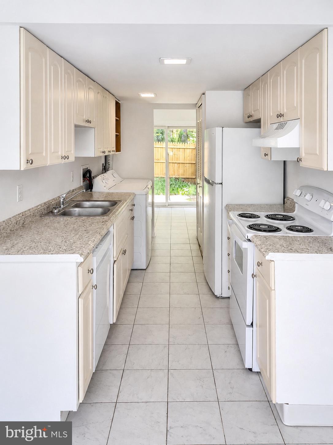 1224 THOMAS JEFFERSON PLACE