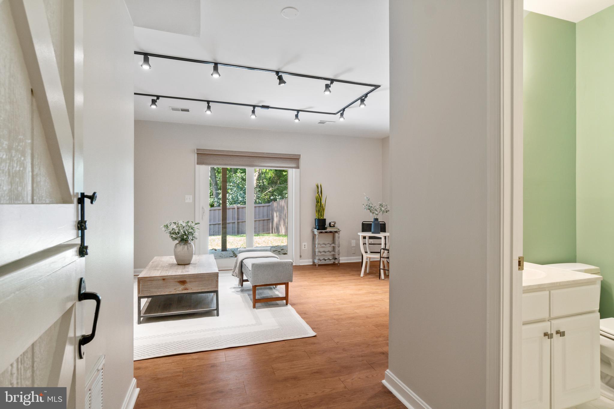 HUNTERS RUN - Residential