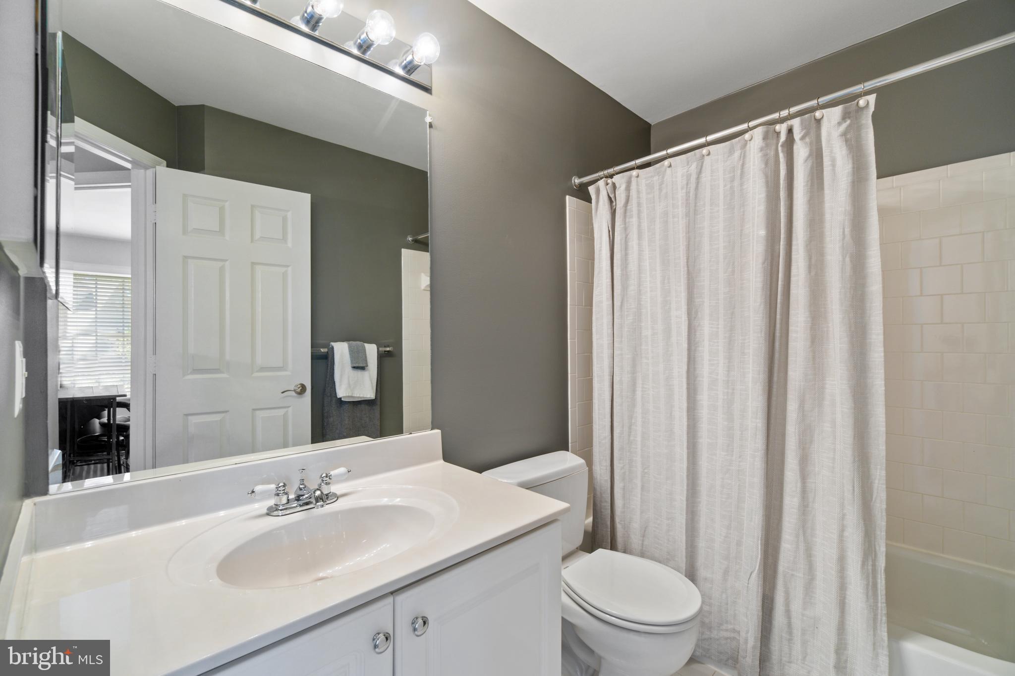 HUNTERS RUN - Residential