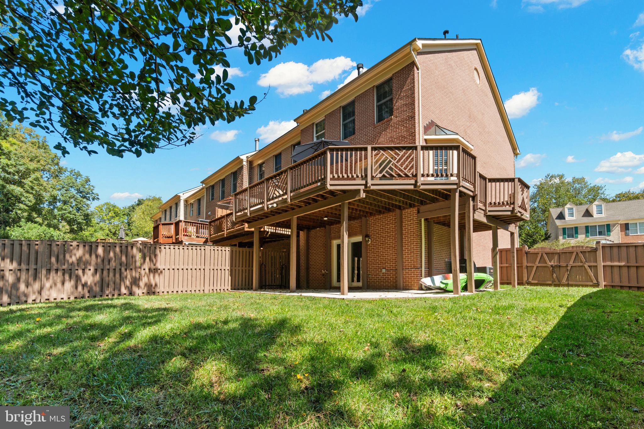 HUNTERS RUN - Residential