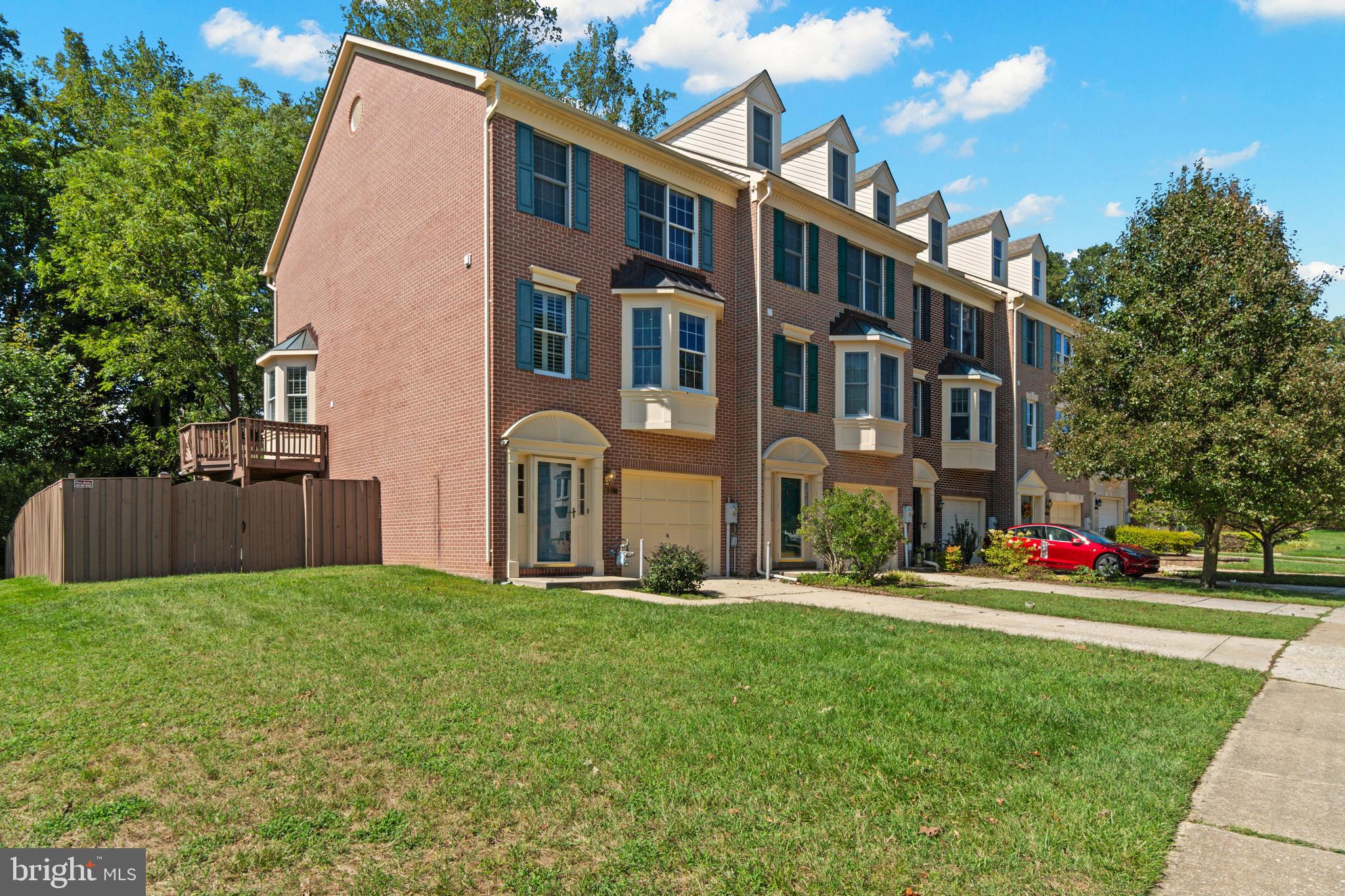 HUNTERS RUN - Residential