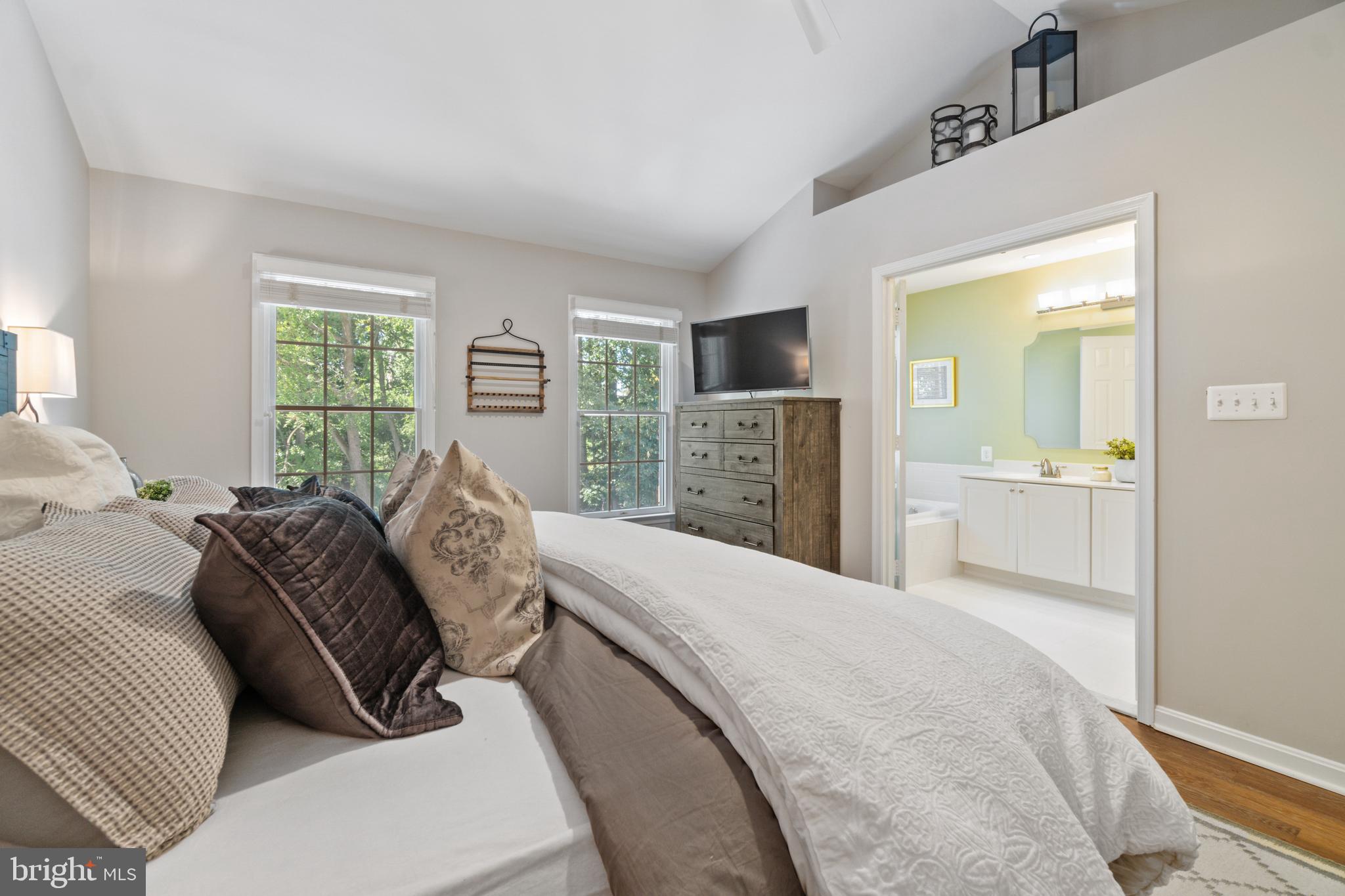 HUNTERS RUN - Residential