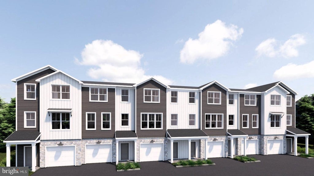 Photo of 20 E Kestrel Drive, DENVER, PA 17517 (MLS # PALA2096480)