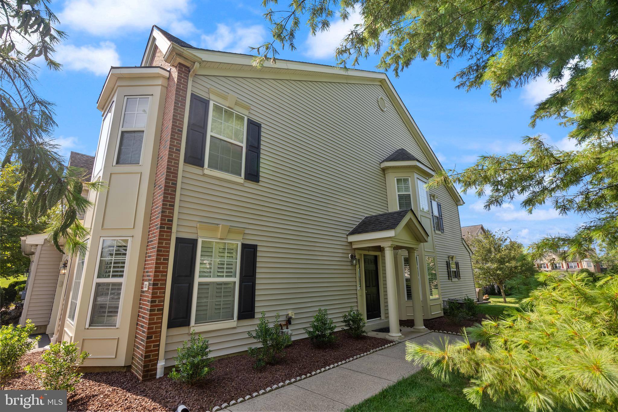 101 OAKTREE COURT
