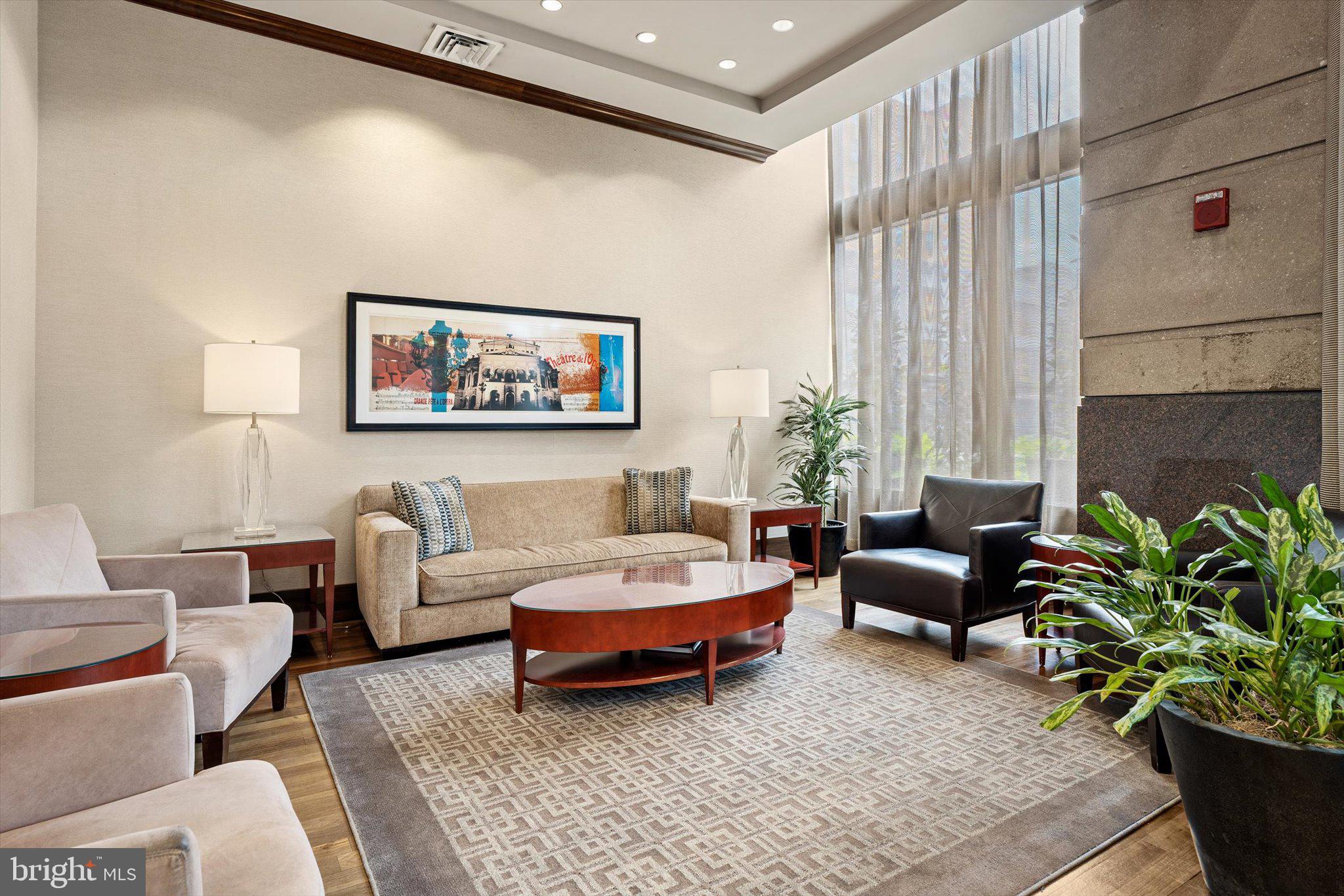 SYMPHONY HOUSE - Residential