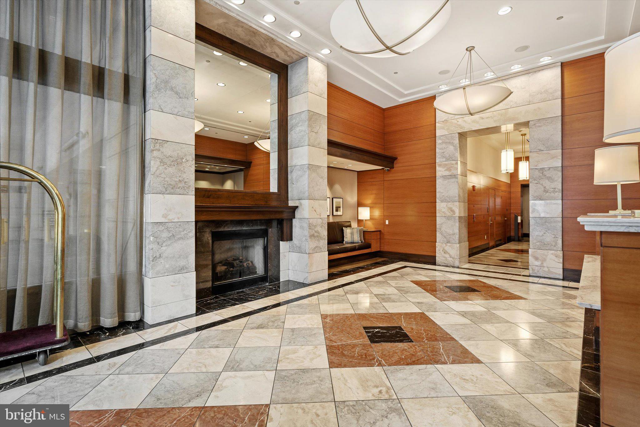 SYMPHONY HOUSE - Residential