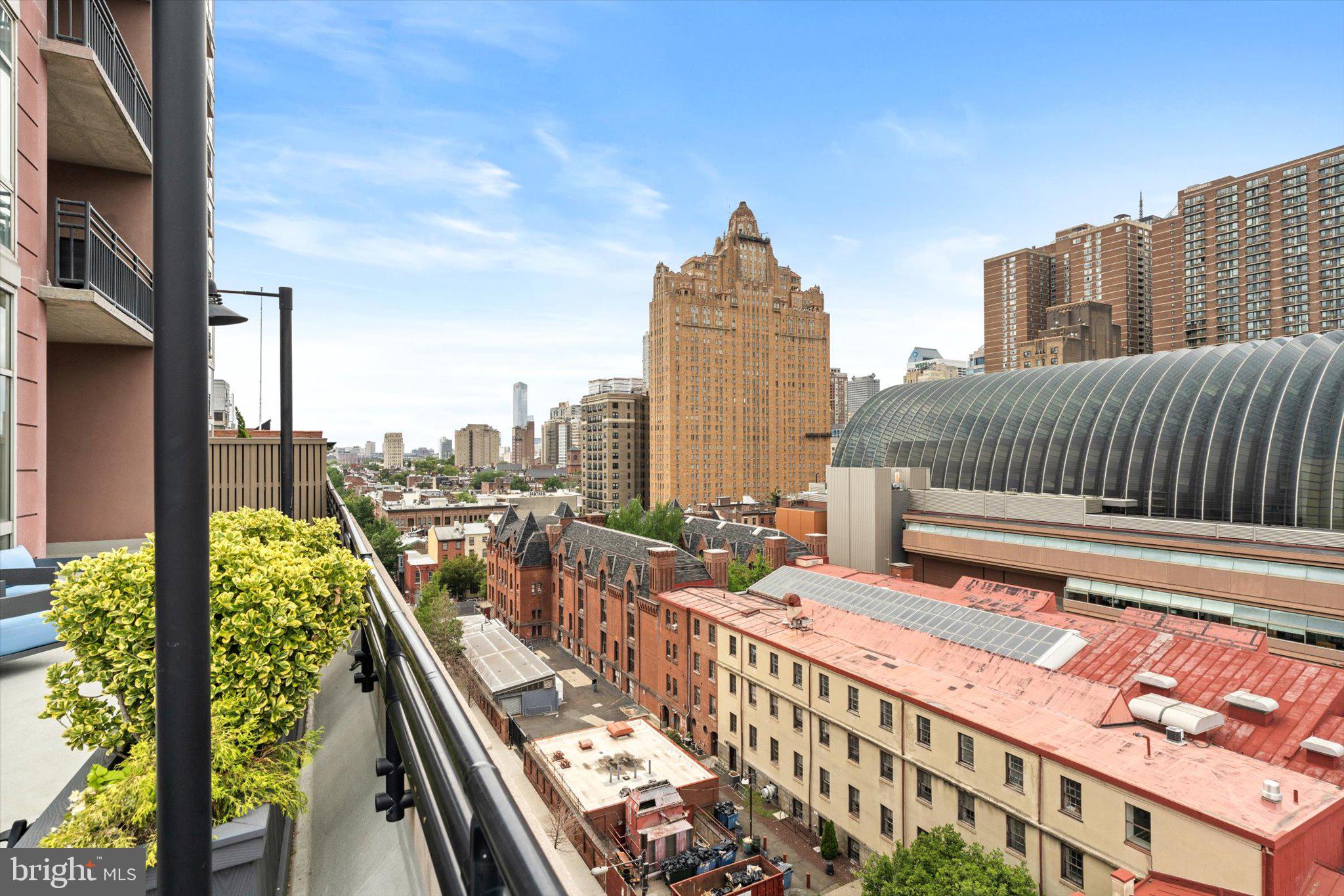 SYMPHONY HOUSE - Residential