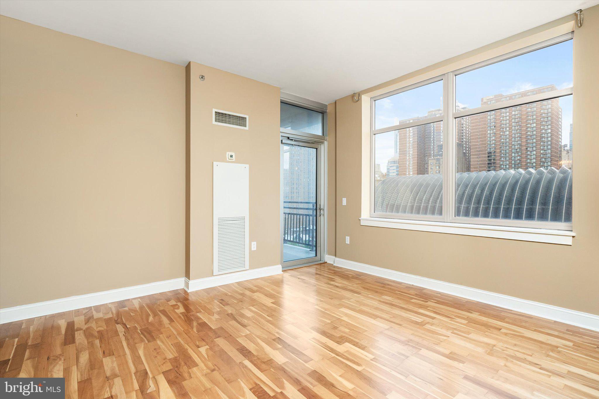 SYMPHONY HOUSE - Residential