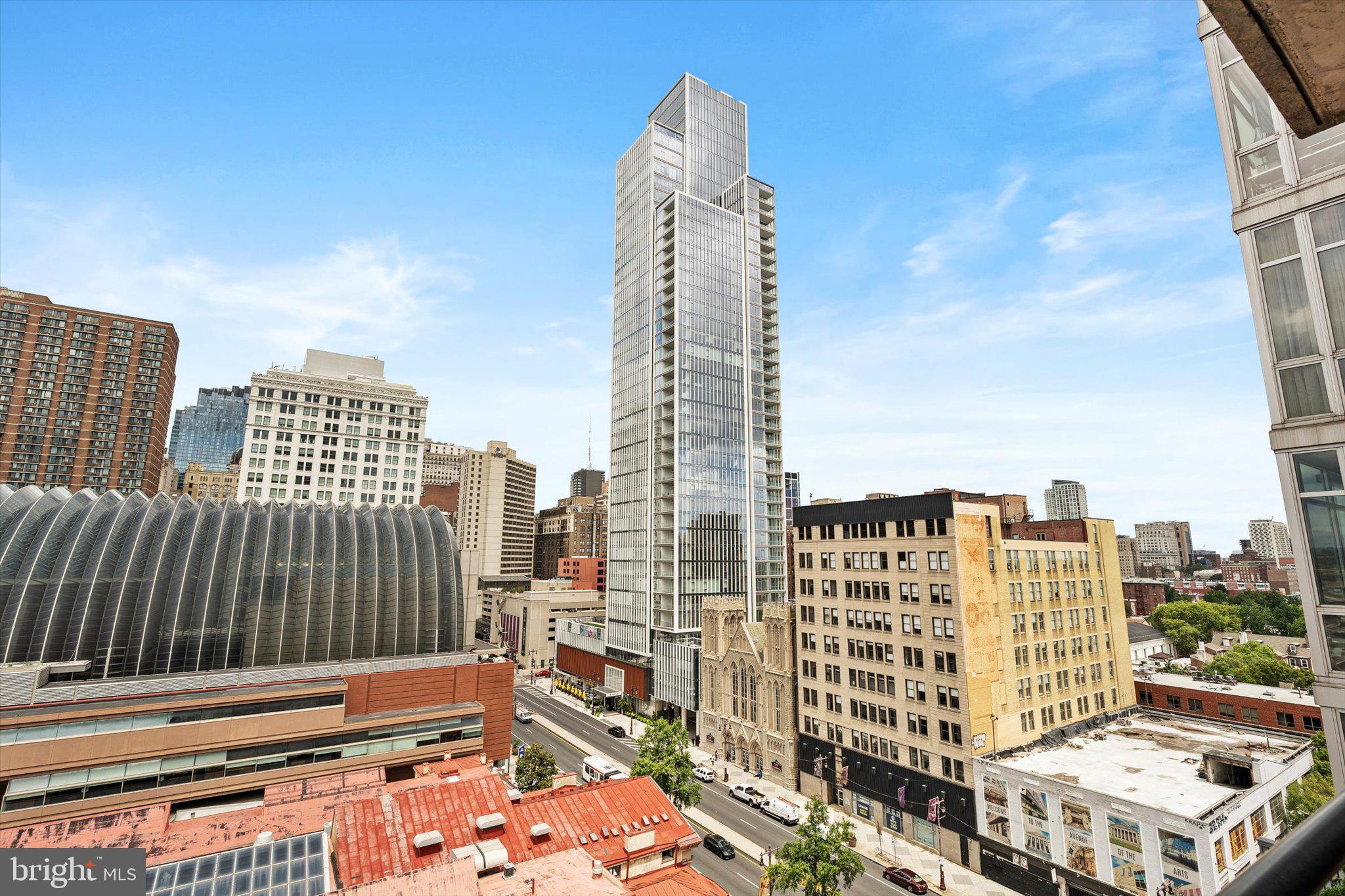 SYMPHONY HOUSE - Residential