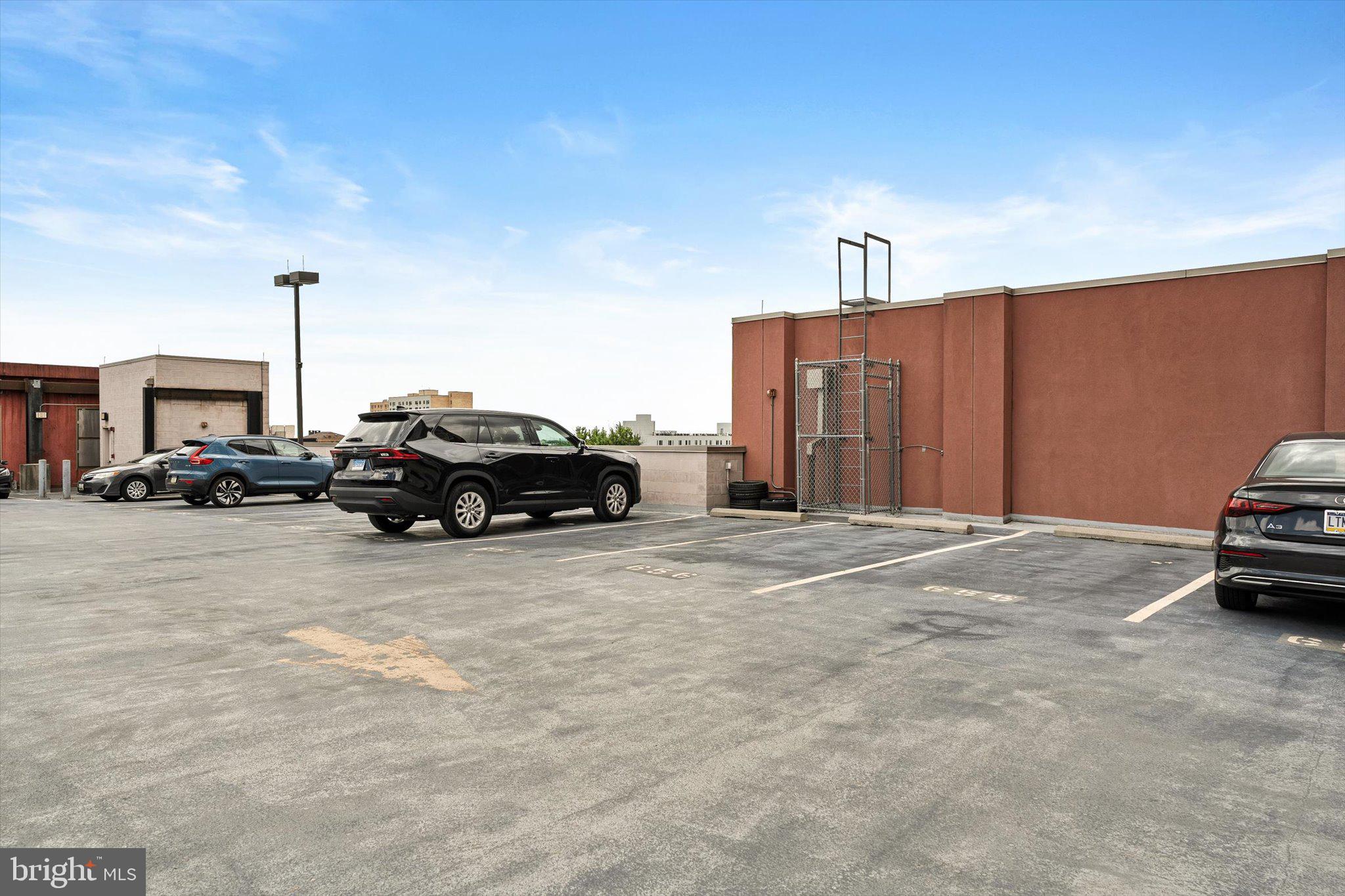 SYMPHONY HOUSE - Residential