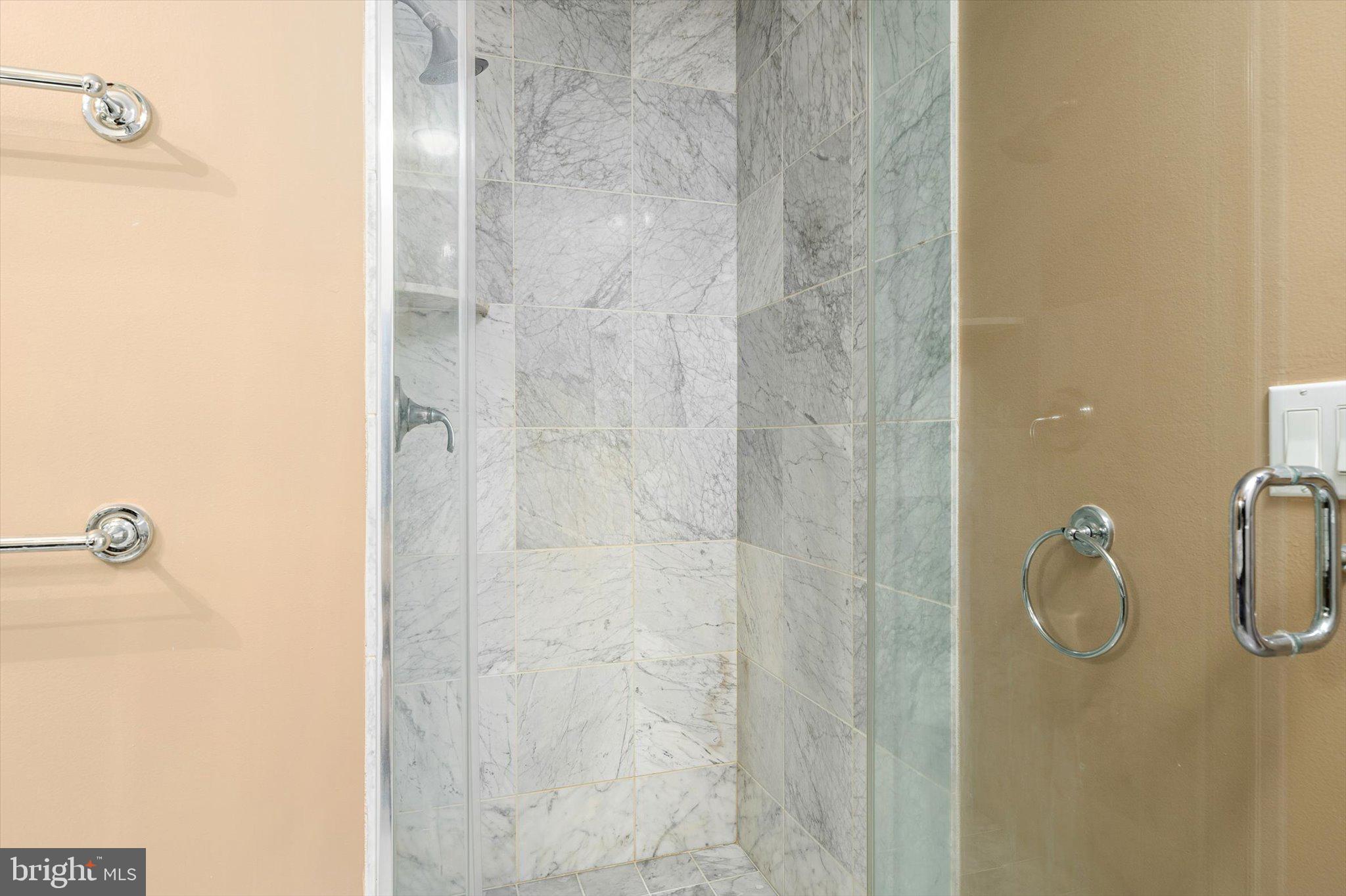 SYMPHONY HOUSE - Residential