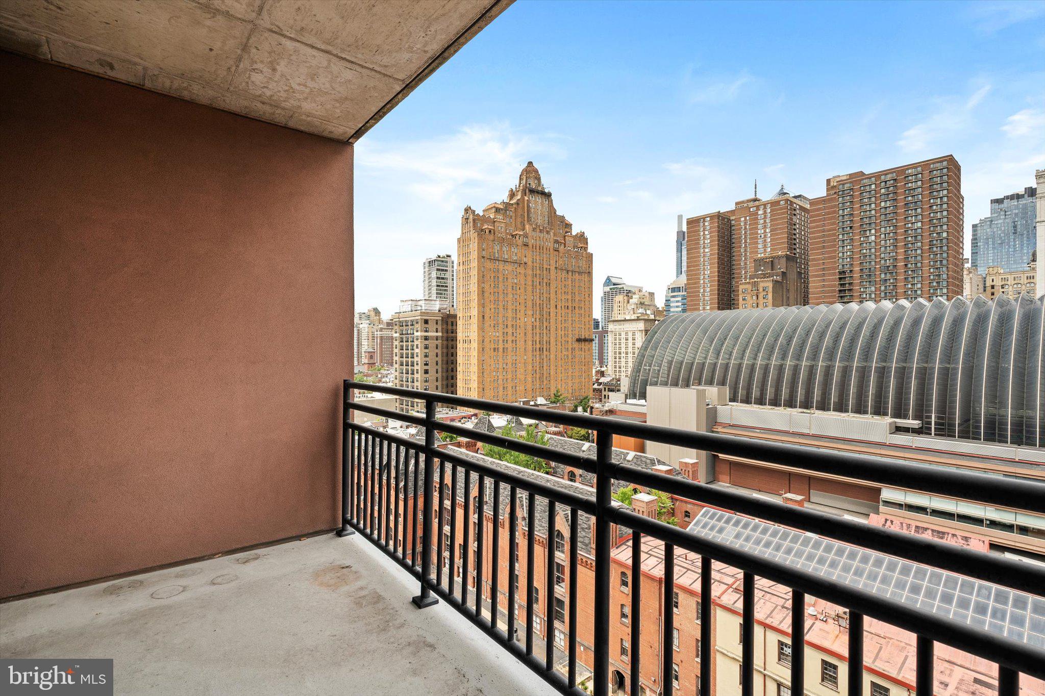 SYMPHONY HOUSE - Residential