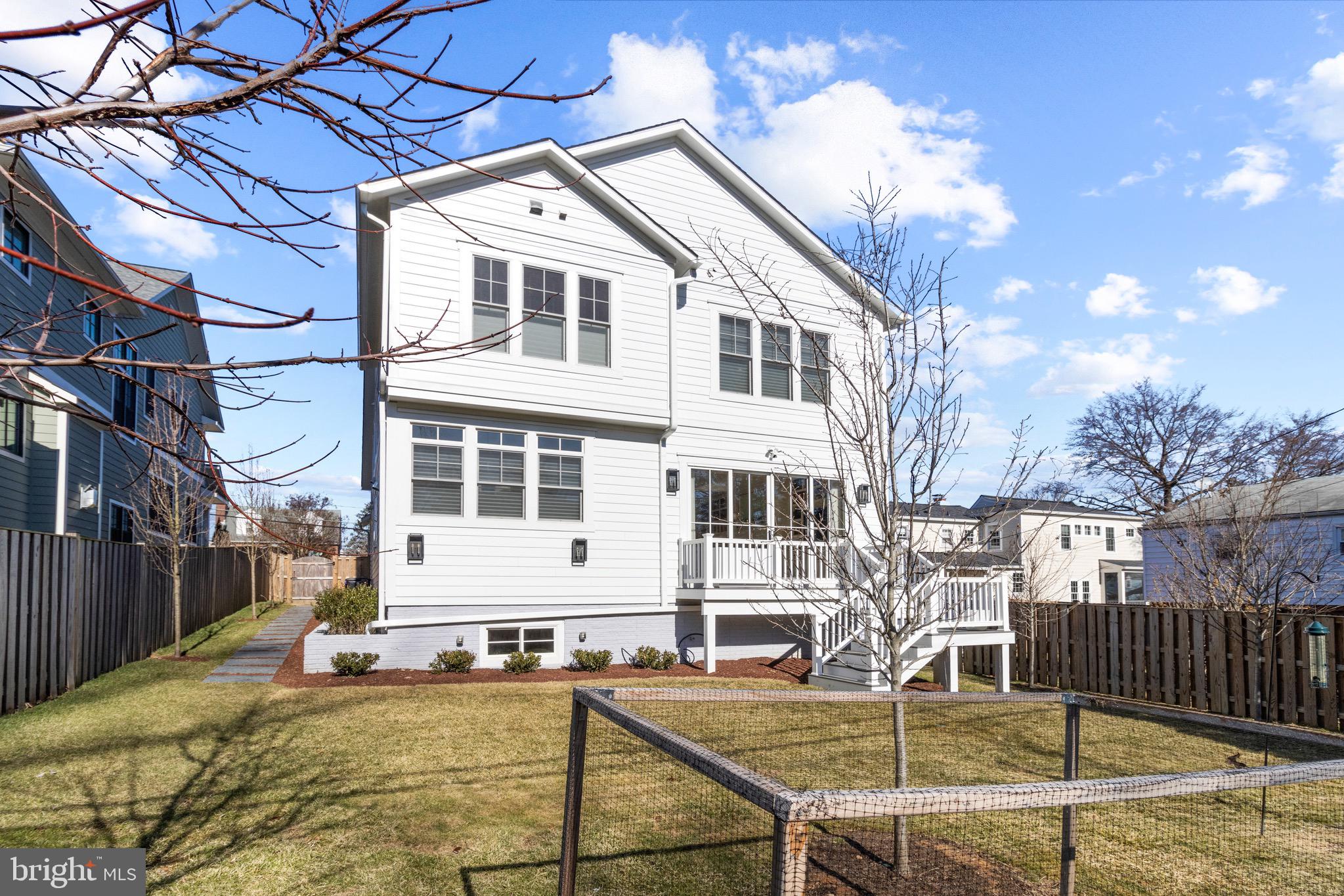 YORKTOWN - Residential