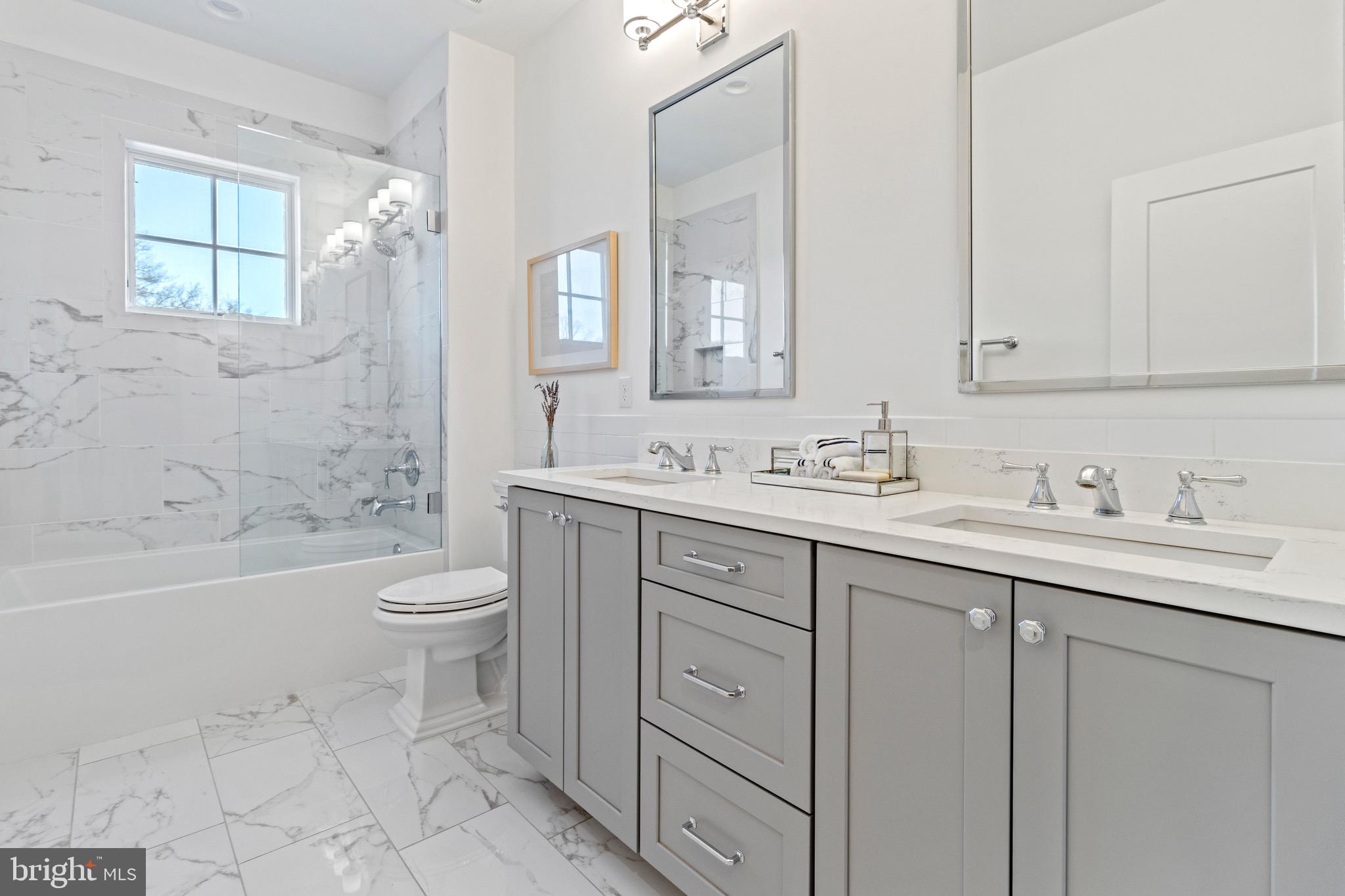 YORKTOWN - Residential