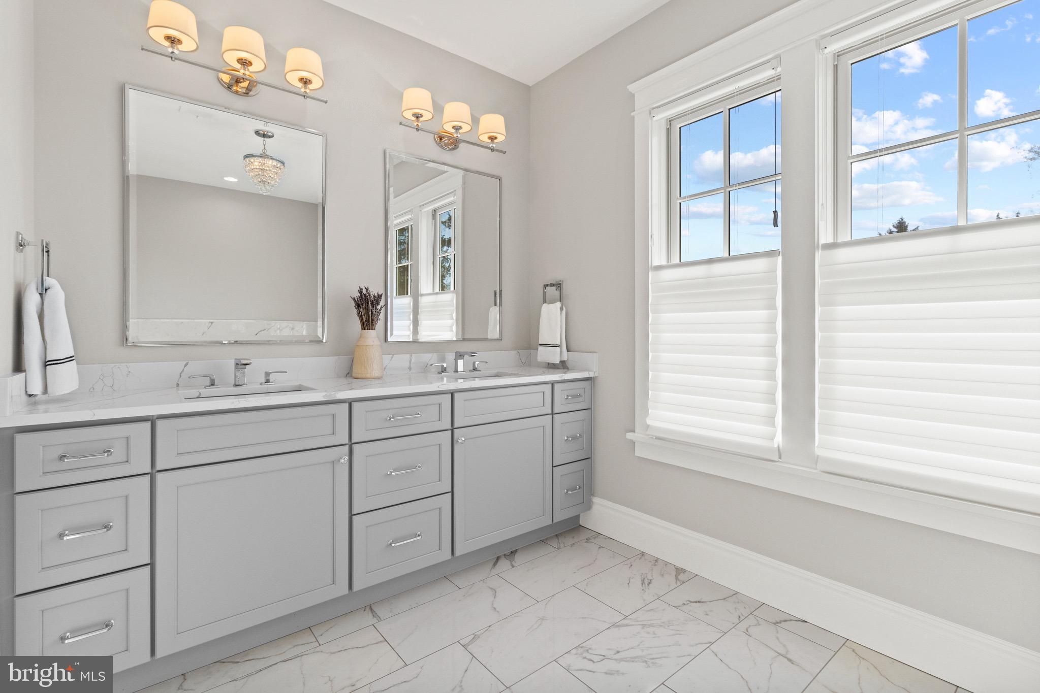 YORKTOWN - Residential