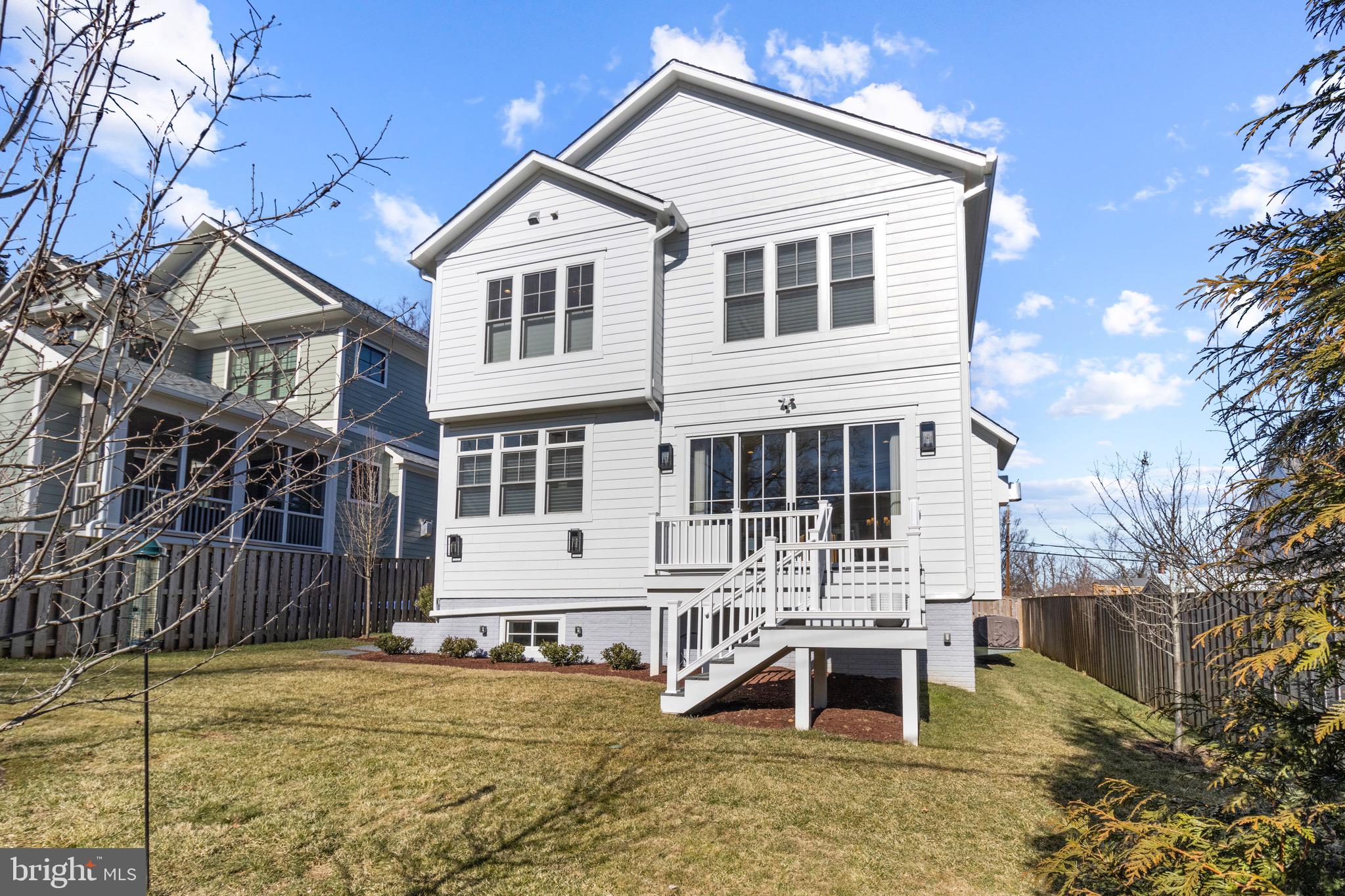 YORKTOWN - Residential