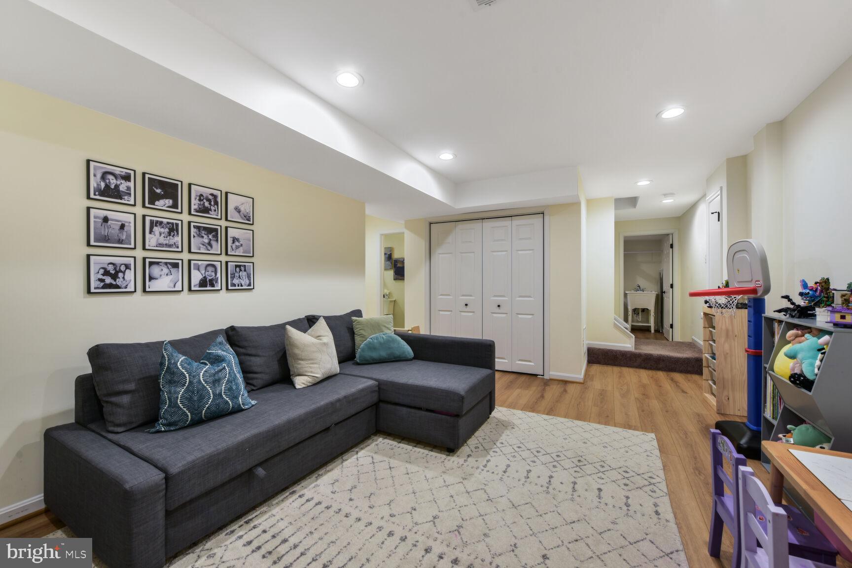 BURKE CENTRE - Residential