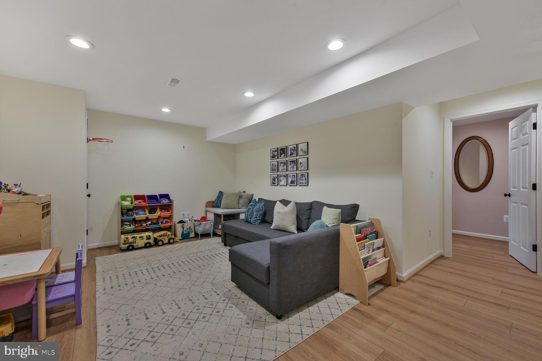 BURKE CENTRE - Residential