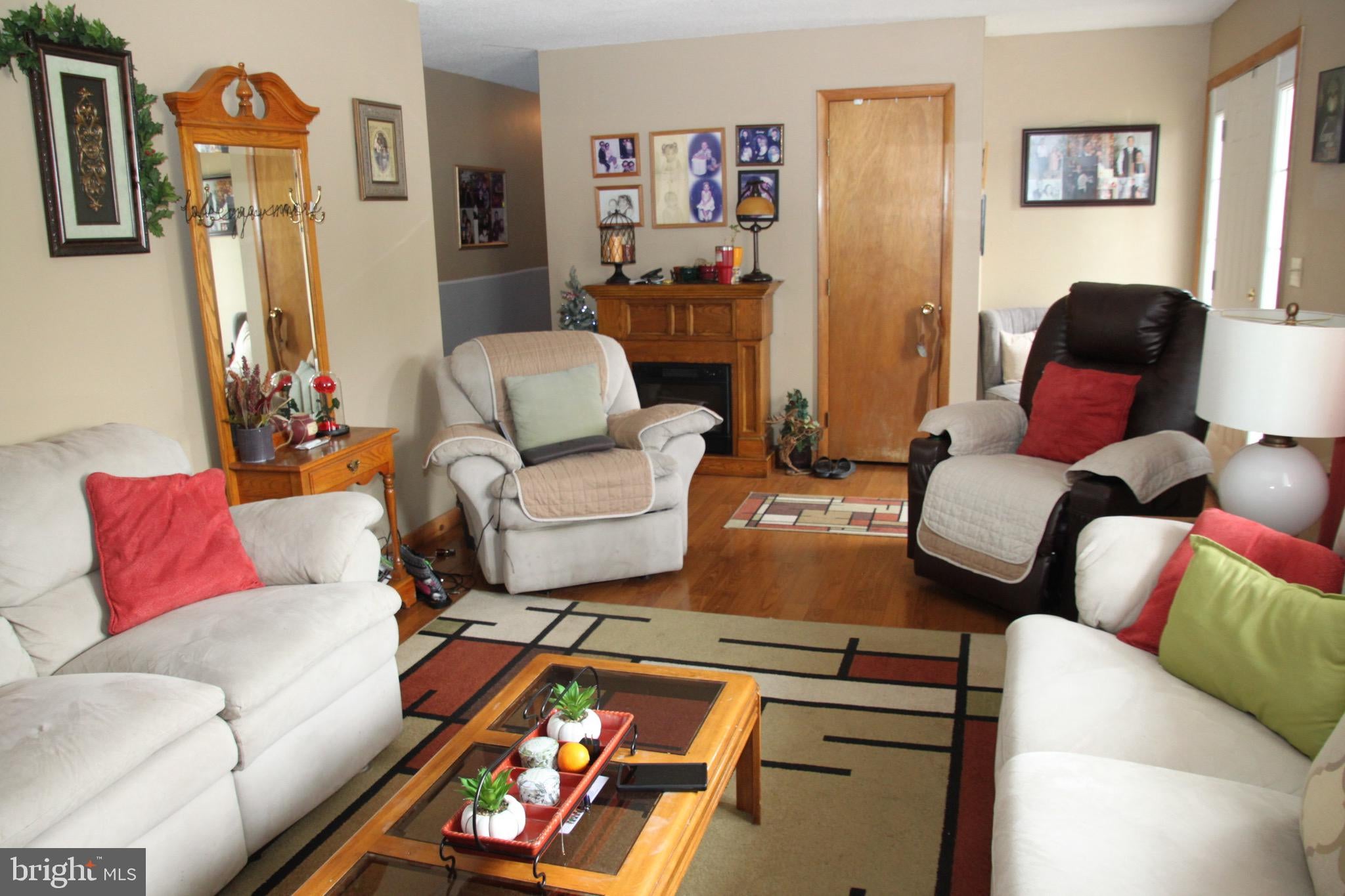 637 MIMOSA DRIVE
