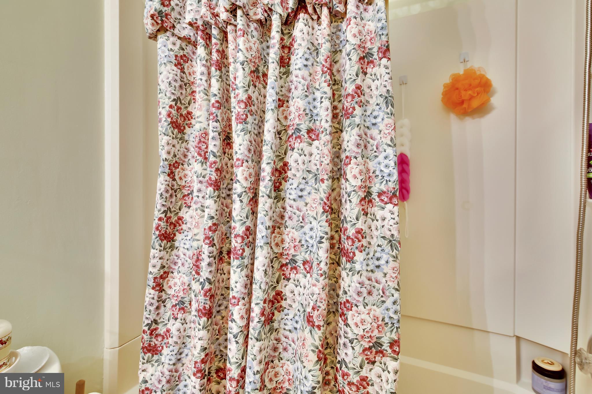 FRIENDLY ACRES - Residential