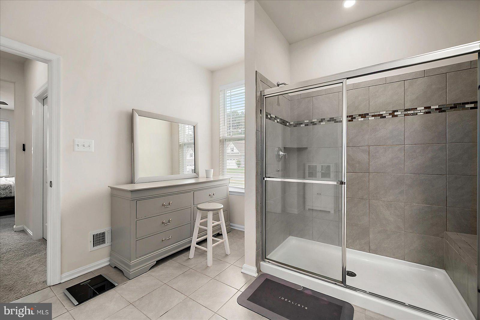 GLEN RIDDLE - Residential