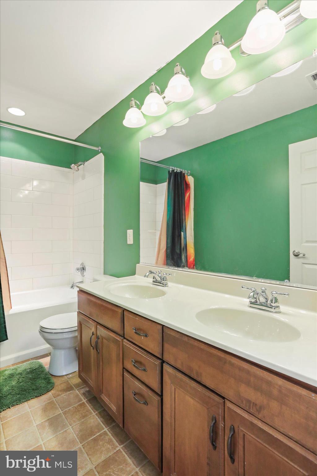 DEMORY FARM - Residential