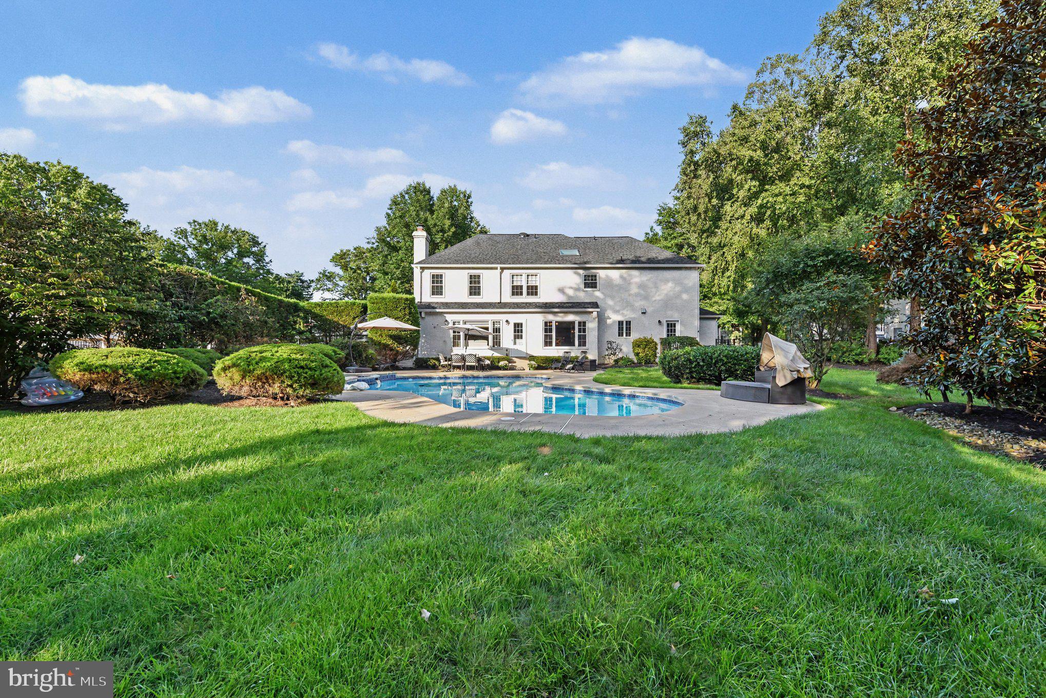 1870 MEREDITH LANE