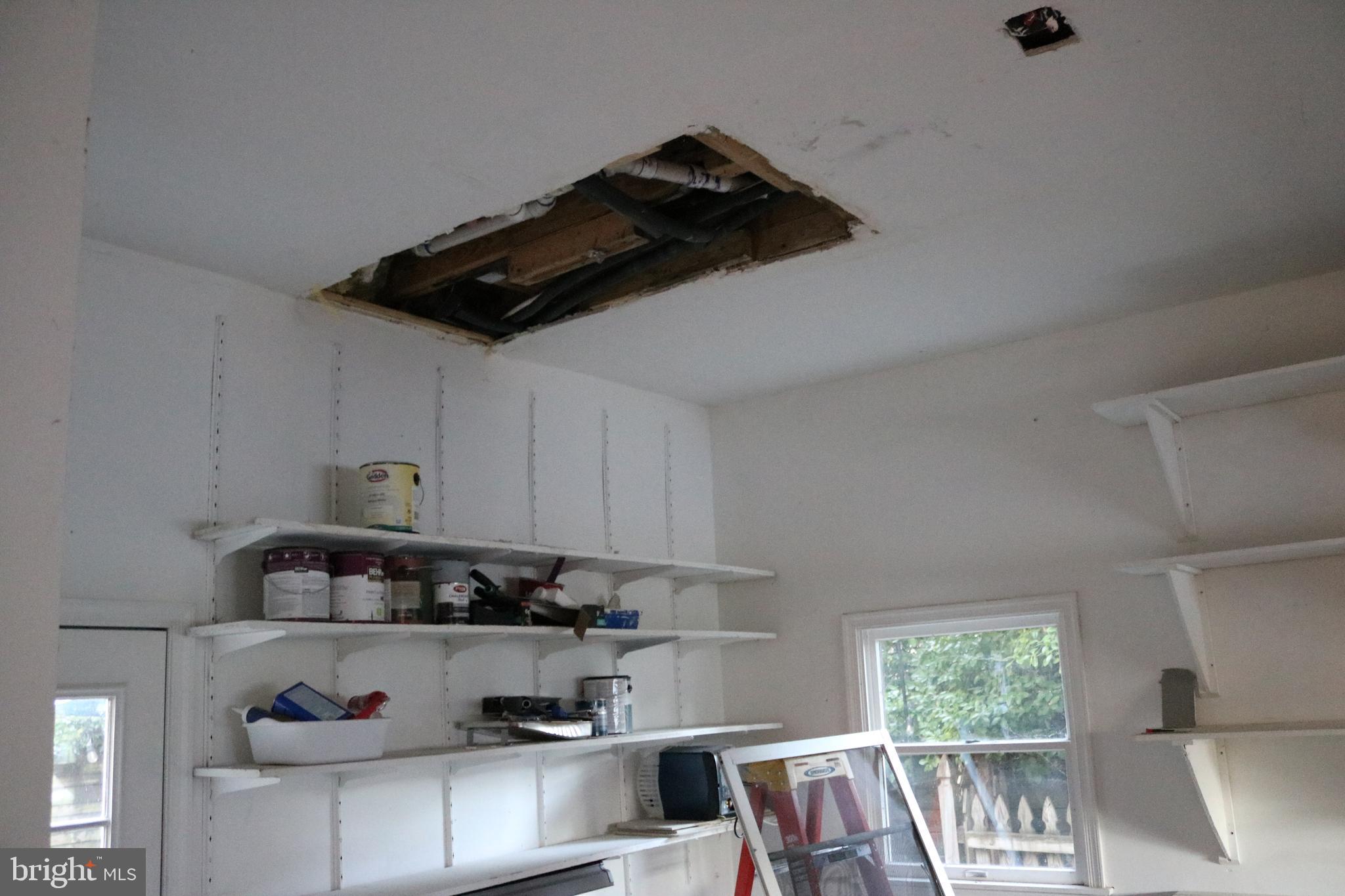 LAUREL HILLS - Residential