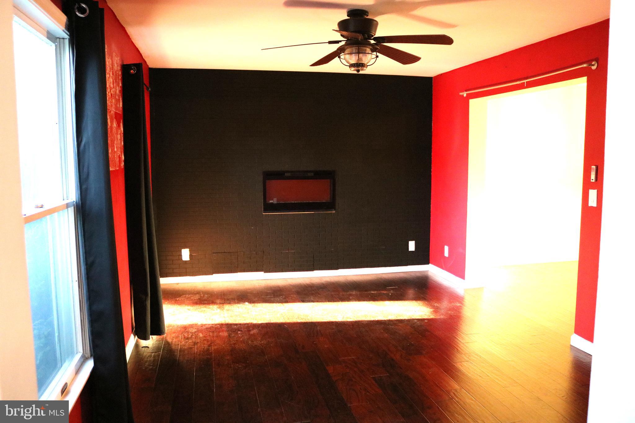 LAUREL HILLS - Residential