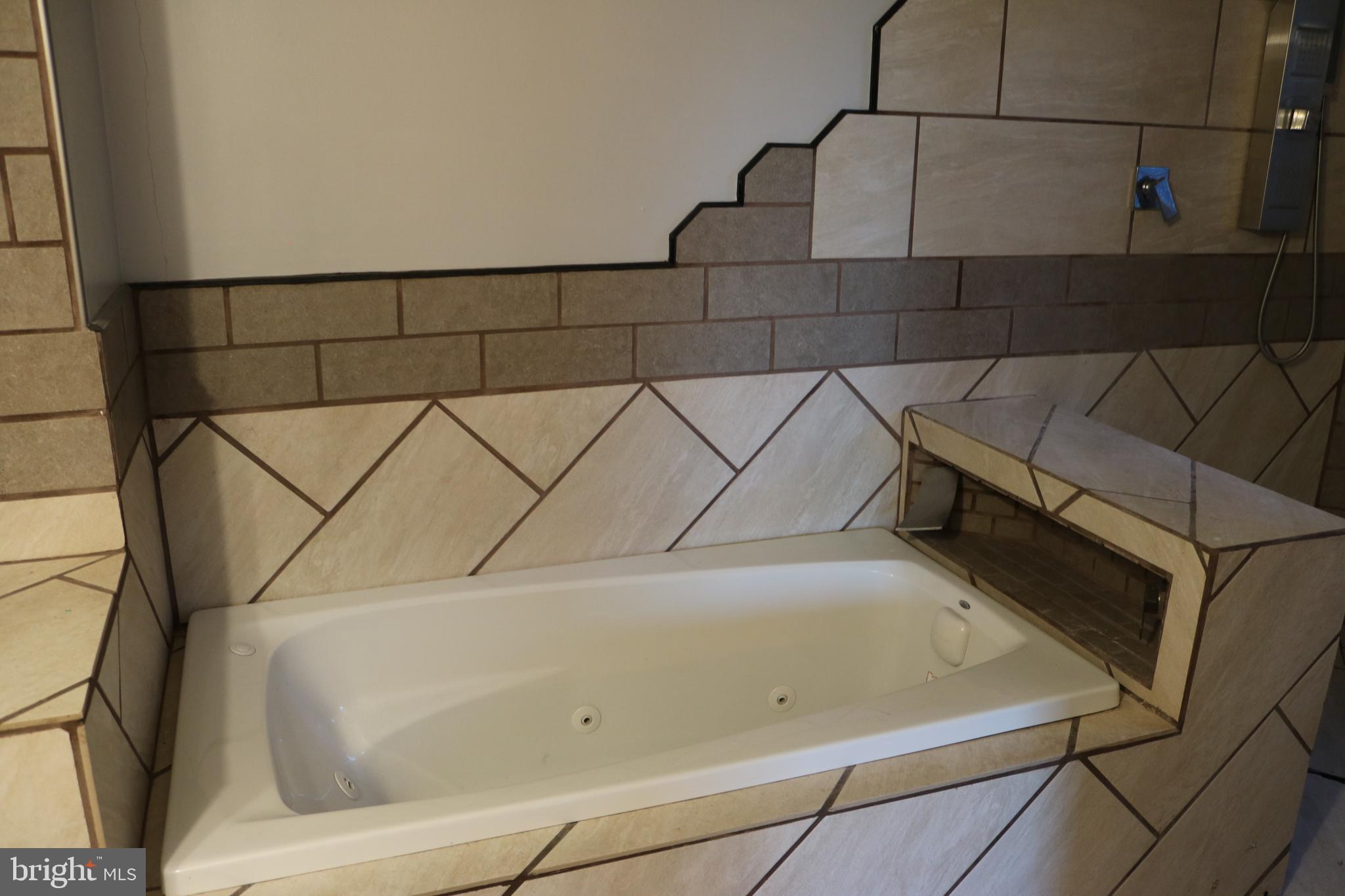 LAUREL HILLS - Residential