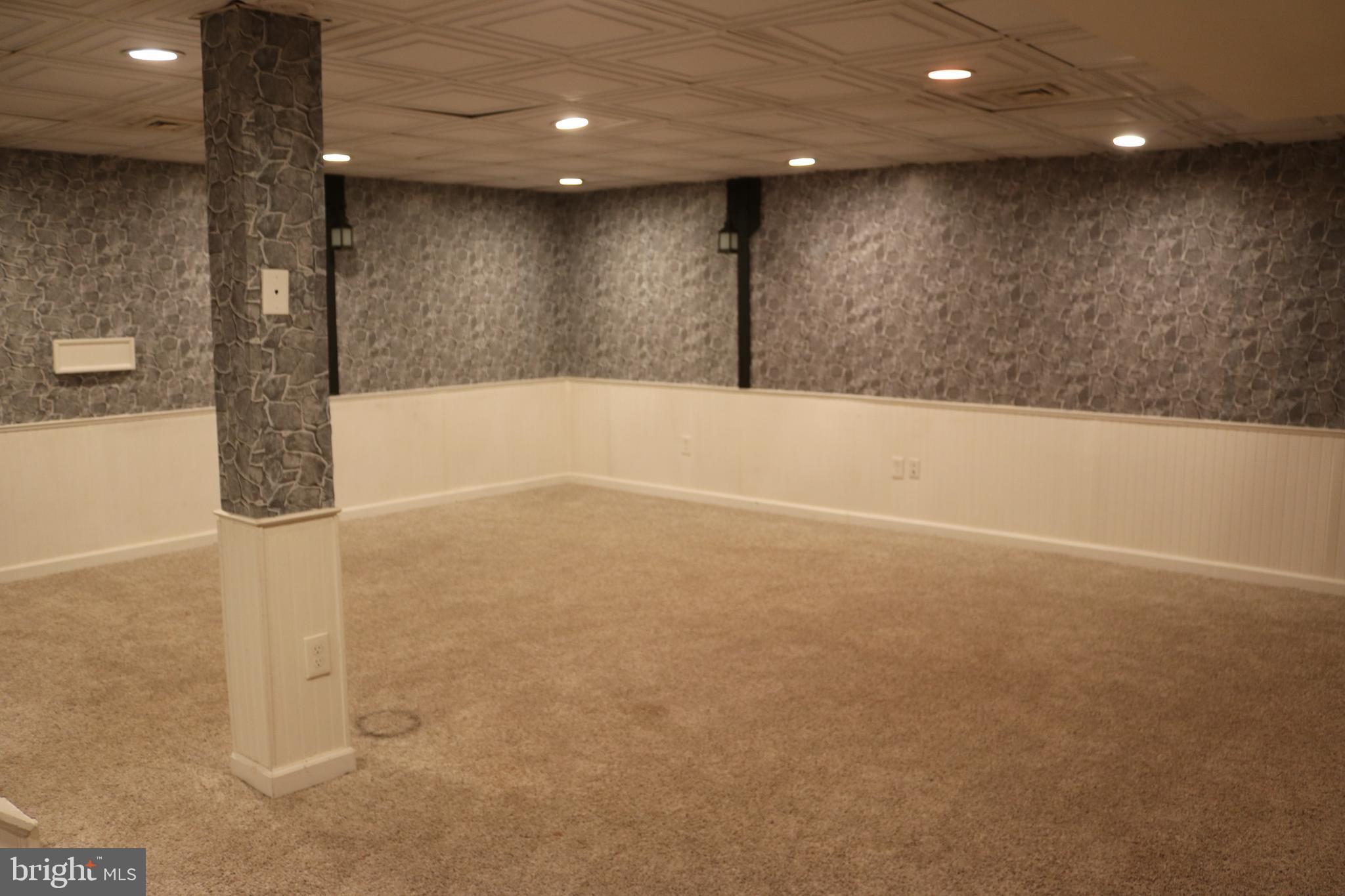 LAUREL HILLS - Residential