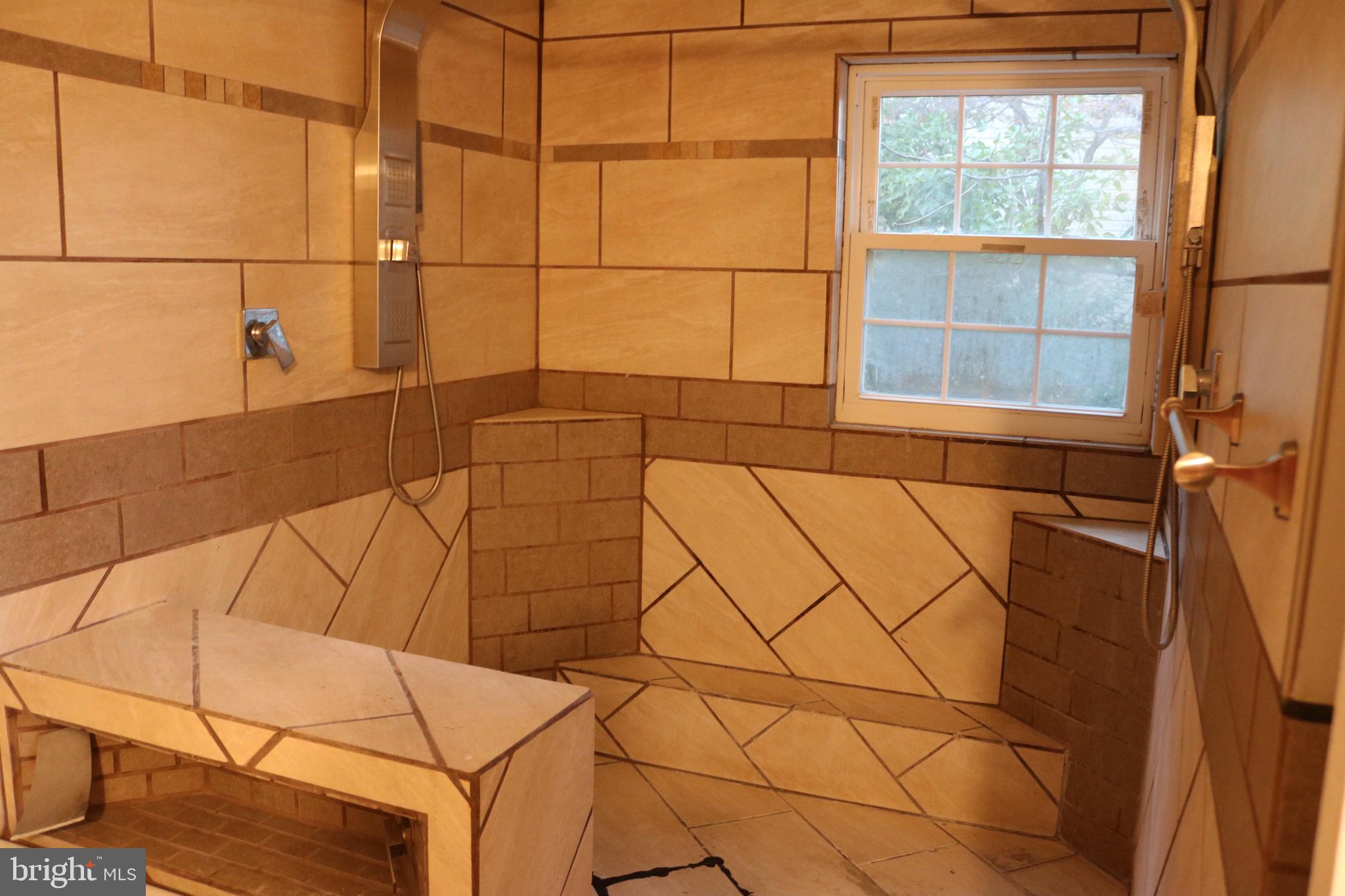 LAUREL HILLS - Residential