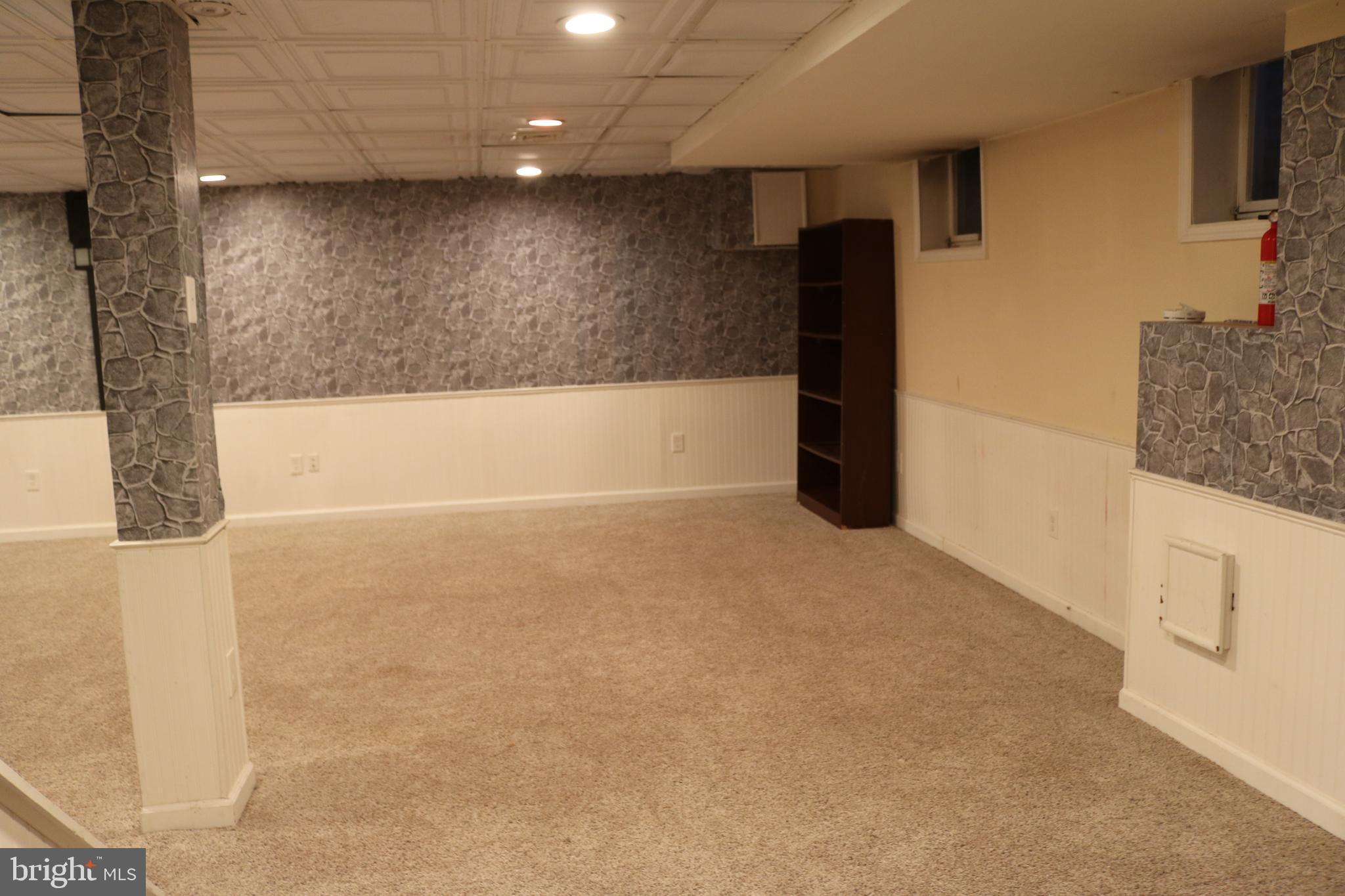 LAUREL HILLS - Residential