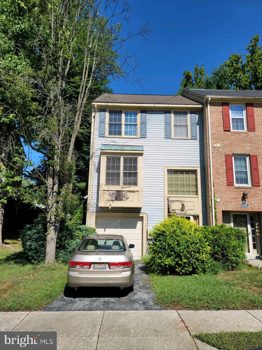 Maryland's Local Brokerage Presents 808 Pleasant Hill! Rehab needed - wonderful opportunity for an investment or renovate to make this your forever home! Estate Sale - please consult Bright documents. HOA fee is estimated and has not been confirmed.