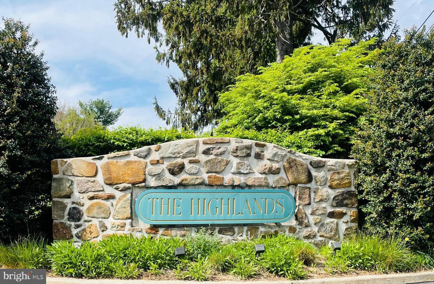 THE HIGHLANDS - Residential