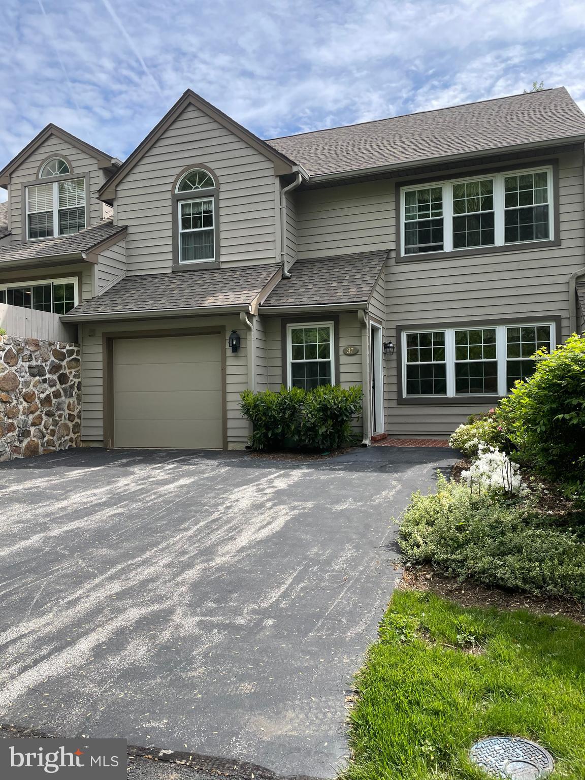 THE HIGHLANDS - Residential