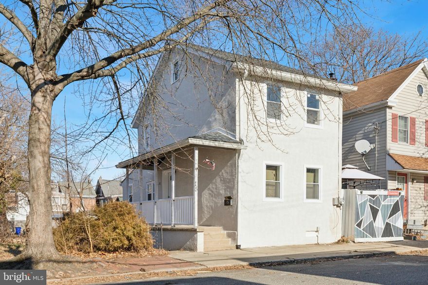 Welcome to your charming new home in the heart of Pottstown! This delightful, recently renovated two-bedroom, one-bathroom detached home offers a perfect blend of comfort and convenience.  Located in a friendly neighborhood, you're just minutes away from local shops, dining, and parks. Whether you're a first-time homebuyer or looking to downsize, this home offers a wonderful opportunity to enjoy all that Pottstown has to offer.