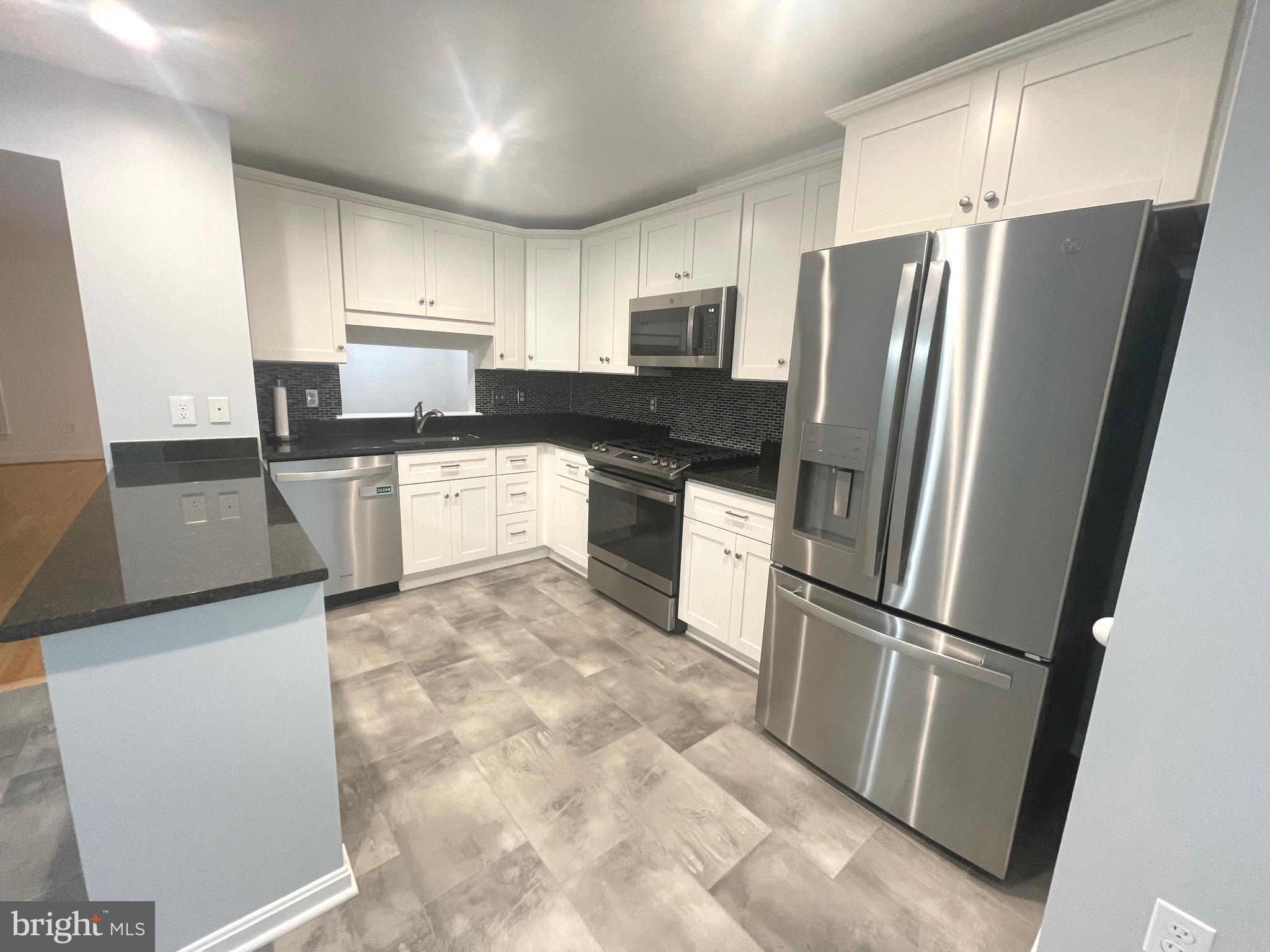 HAYFIELD VIEW - Residential Lease