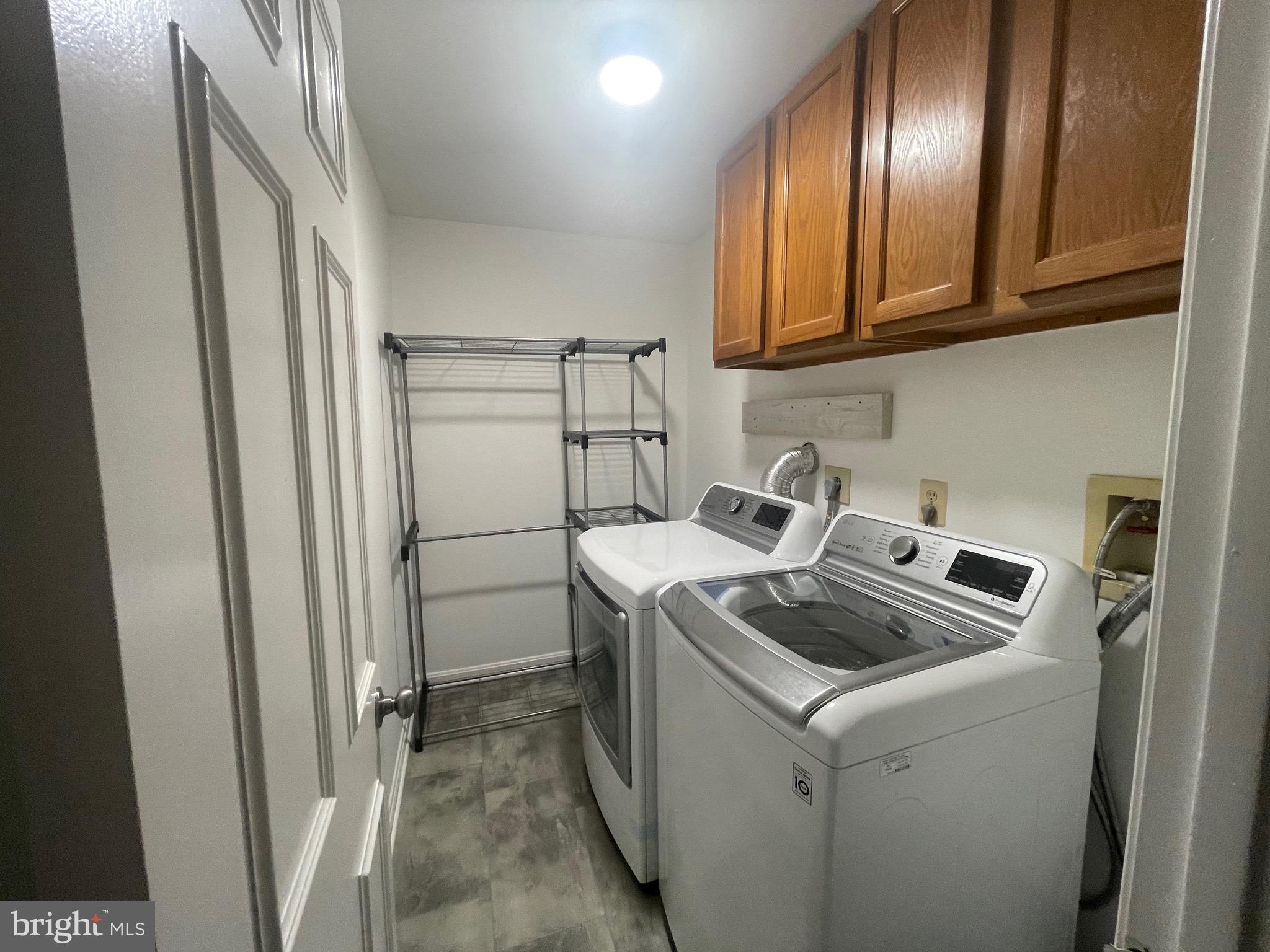 HAYFIELD VIEW - Residential Lease