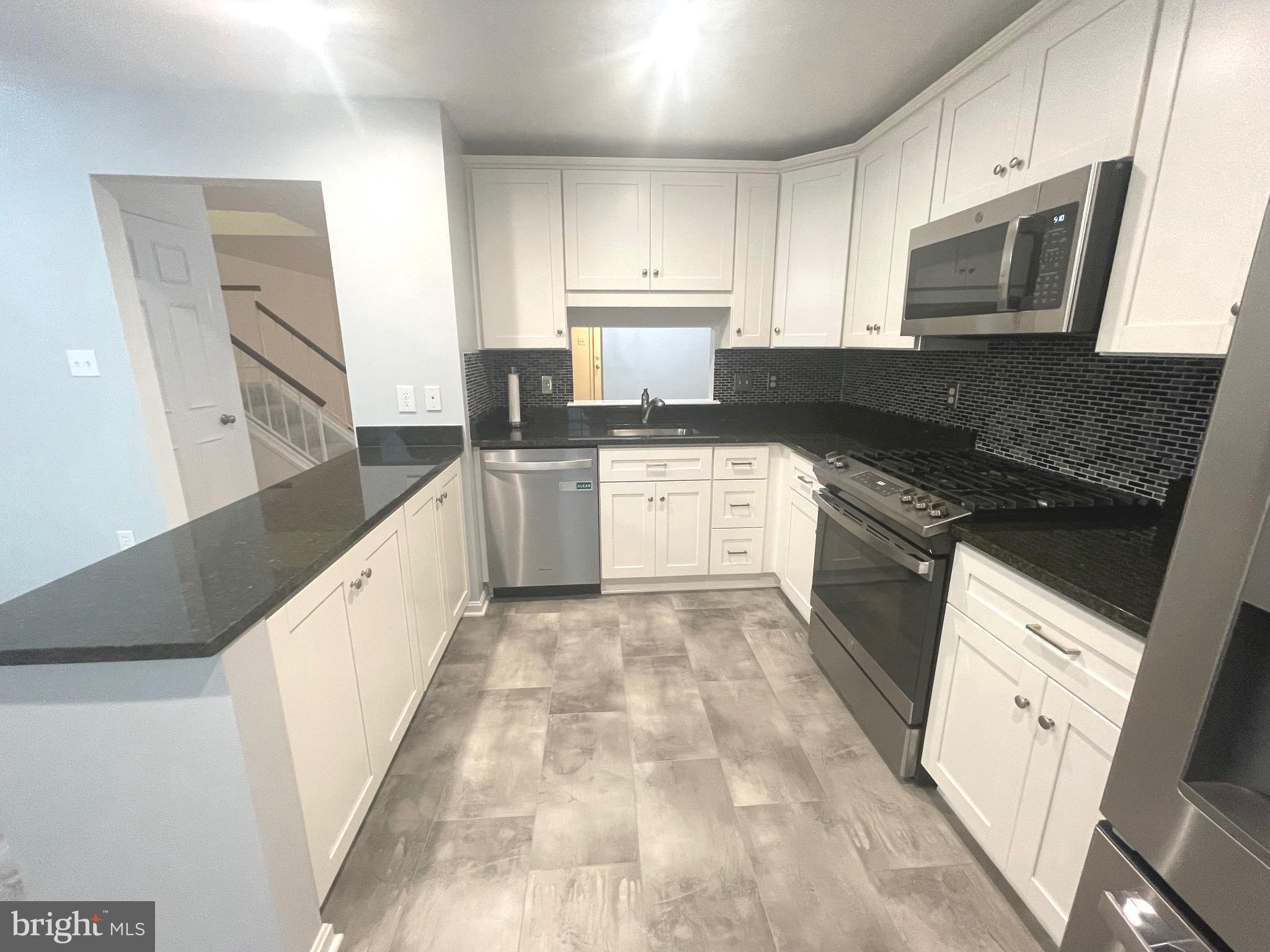 HAYFIELD VIEW - Residential Lease