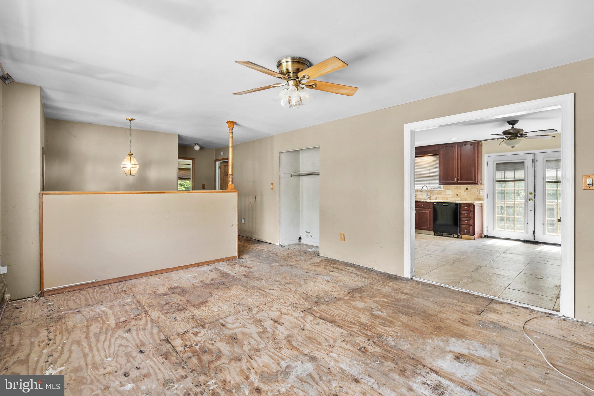 6998 HEADLEY COURT